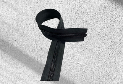 Zip no.10 (Per Meter)